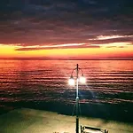 Golden Sunset アパート *