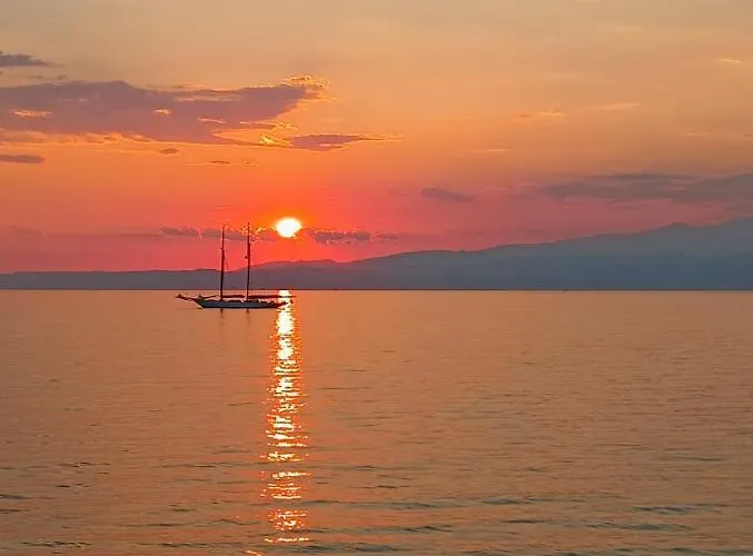 Apartment Golden Sunset