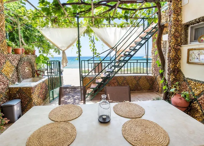 Golden Sunset Apartment